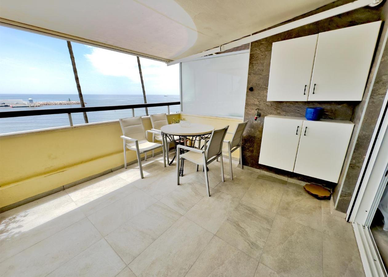 Amazing Sea Views Over Port Apartament